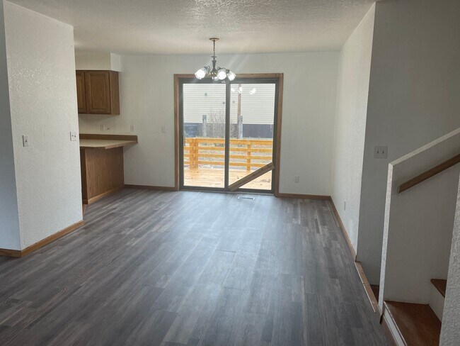 Foto del edificio - 4 bed 2 1/2 bath rental on the westend