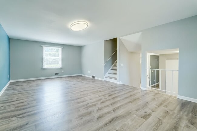 Foto del edificio - 161 Railroad Mills Rd