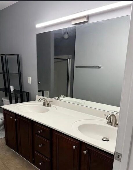 Building Photo - 5054 Lower Elm St