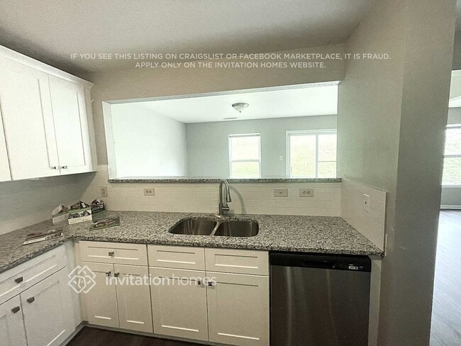 Building Photo - 952 Littleton Dr