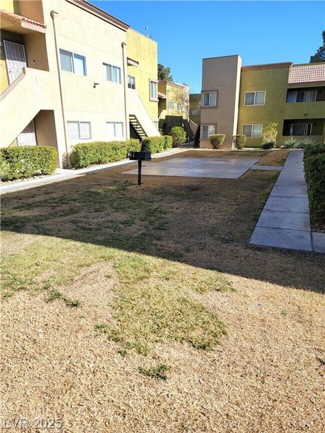 Foto del edificio - Charming 1st Floor Condo