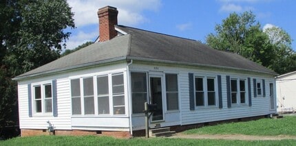 Building Photo - 809 W C St