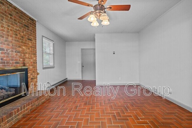 Building Photo - 203 Matthews Rd