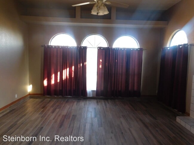 Building Photo - 3 br, 2 bath House - 2252 Laramie Dr.