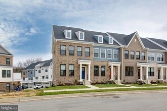 Building Photo - 11501 Kirkleigh Dr