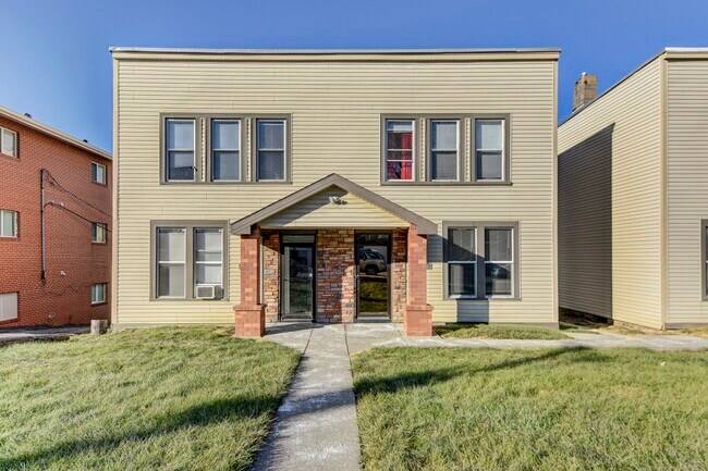 Building Photo - 534 S 30th St