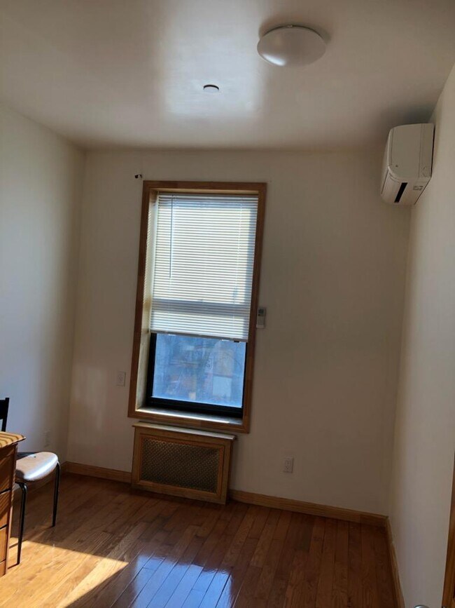 Building Photo - 457 62nd St
