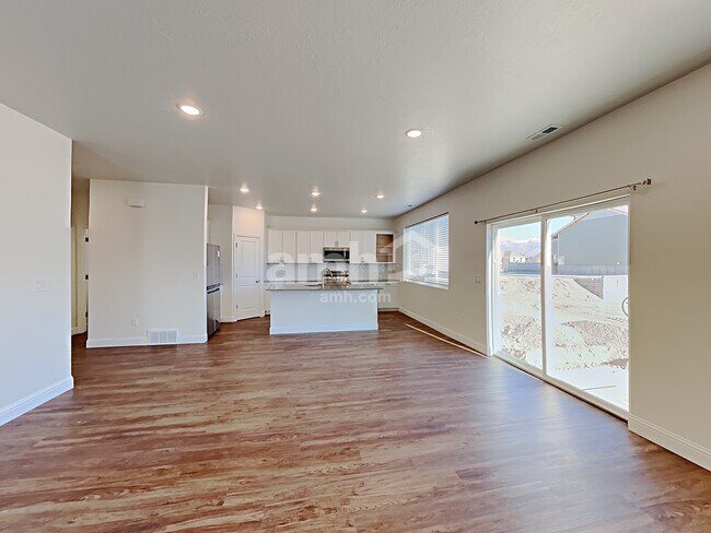 Building Photo - 1152 Livengood Wy