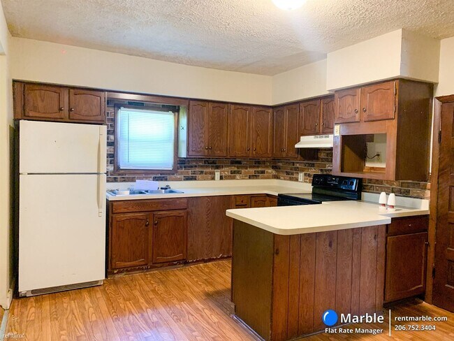 Foto del edificio - 5 br, 2 bath House - 640 N Berwick Ave