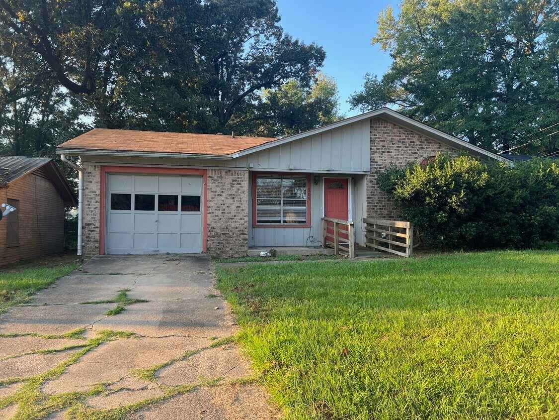 Foto principal - 309 Hickerson Ave