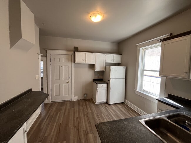 Building Photo - 434 Harbison Ave W