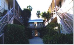 Foto del edificio - 815 Bennett Ave