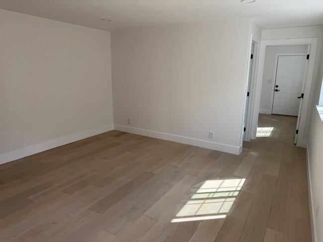 Building Photo - 674 Manzanita Ave