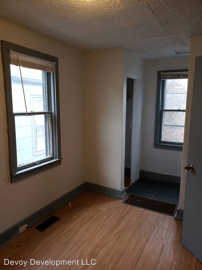Building Photo - 3 br, 1 bath House - 4322 Oakwood