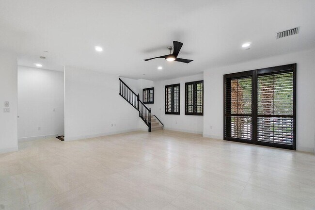 Foto del edificio - 4886 NW 16th Ave