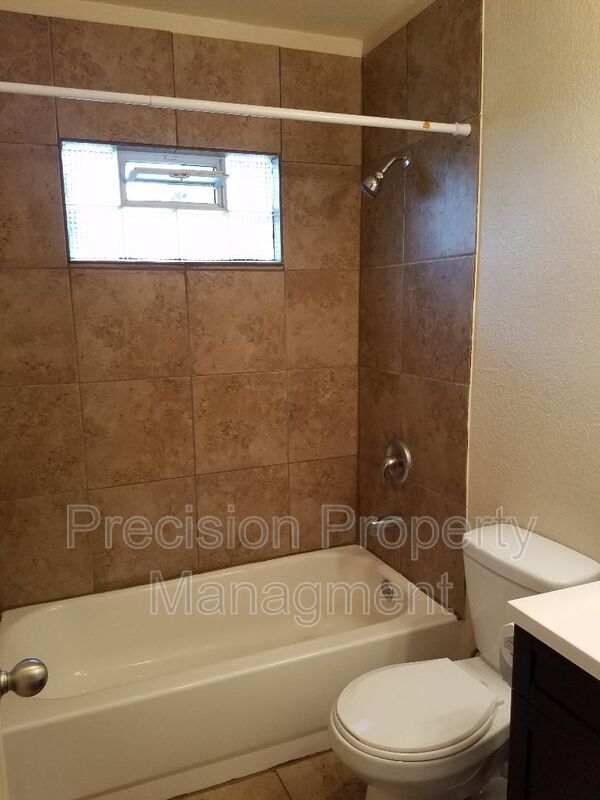 Building Photo - 2507 Michigan Ave