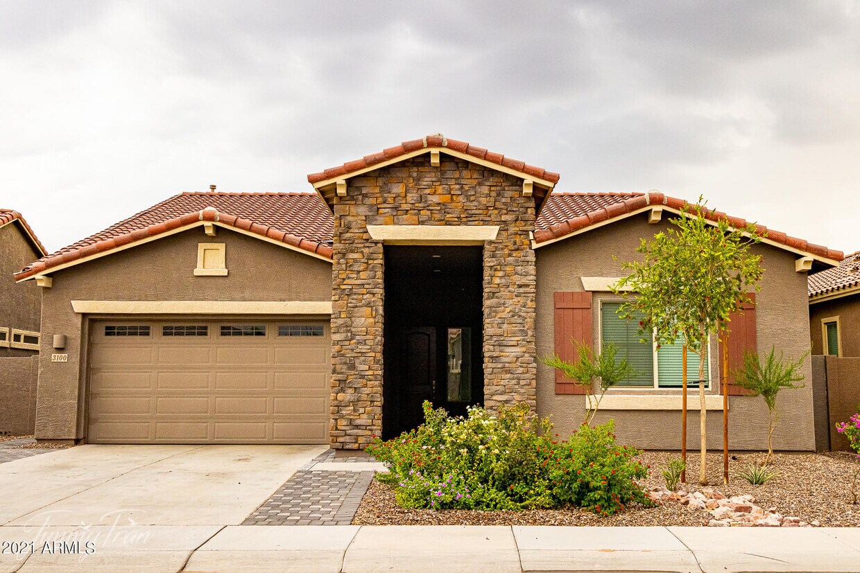 Primary Photo - 3100 E Desert Broom Pl