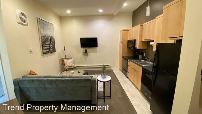Building Photo - 2 br, 1 bath House - 223 Broadway Ave N su...