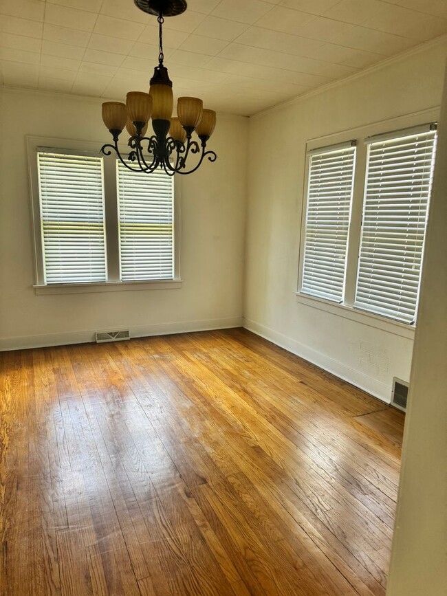 Foto del edificio - Coming Soon--Great House in a great location!