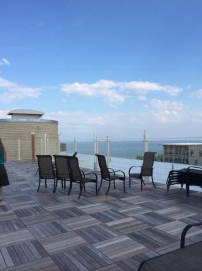 Foto del edificio - 3950 N Lake Shore Dr
