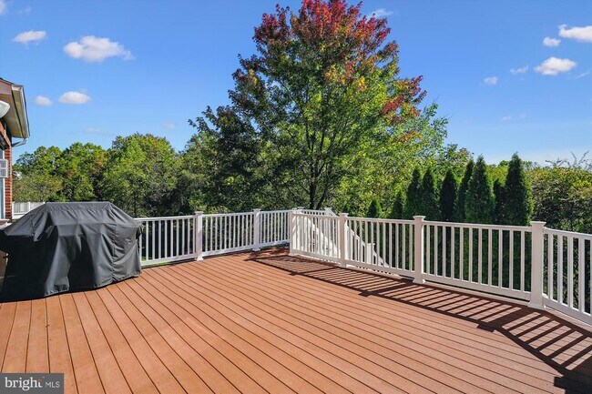 Foto del edificio - 15705 Rothschild Ct
