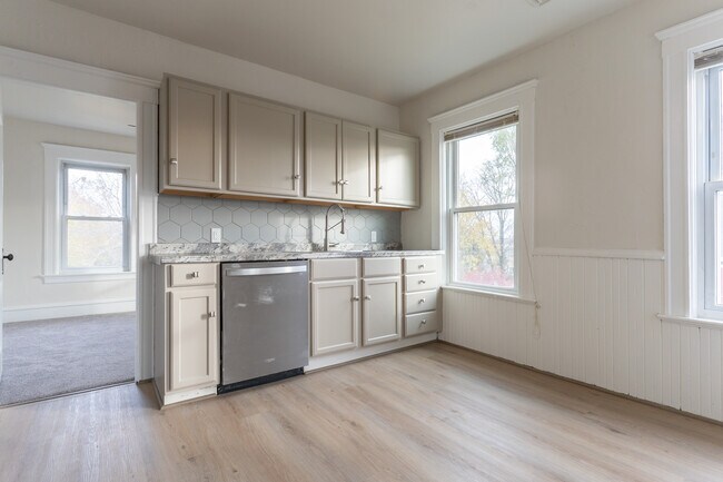 Foto del edificio - 643 Rathbun St