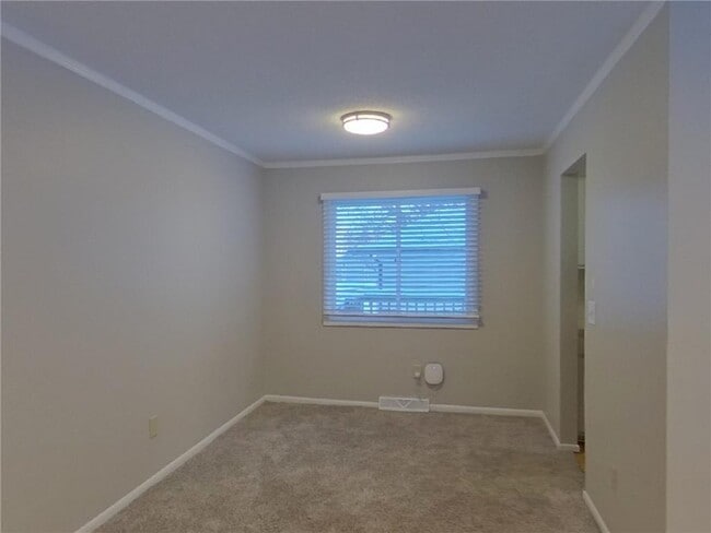 Foto del edificio - 13101 Thomas Ave