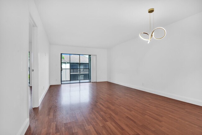 Building Photo - 1252 S Military Trail