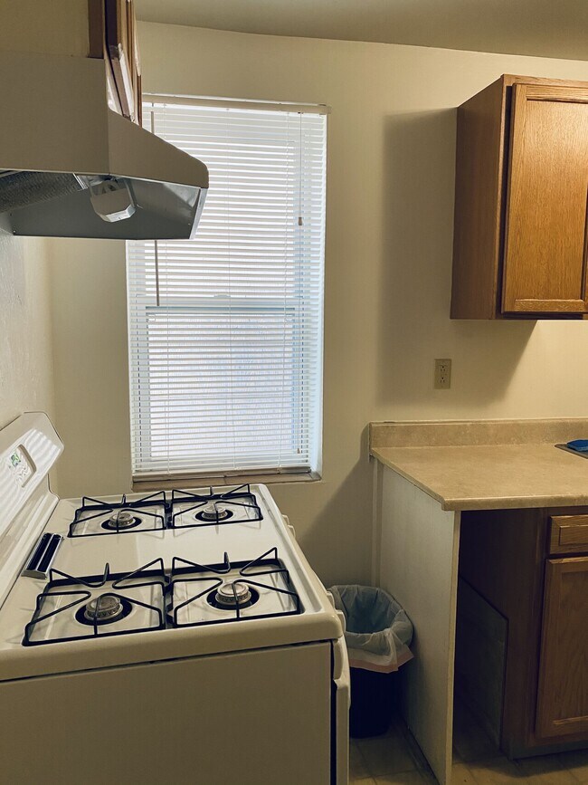 Foto del edificio - 1701 Brownsville Triplex/Quad