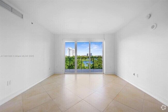 Building Photo - 20000 E Country Club Dr