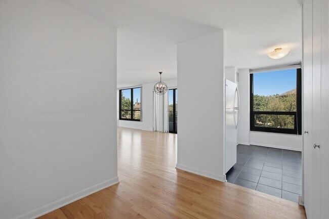 Foto del edificio - 2020 N Lincoln Park W