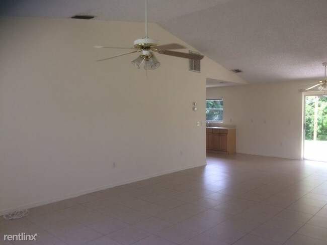 Building Photo - 2 br, 2 bath House - 12066 Gulfstream Blvd