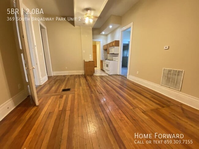 Foto del edificio - 369 S Broadway Park