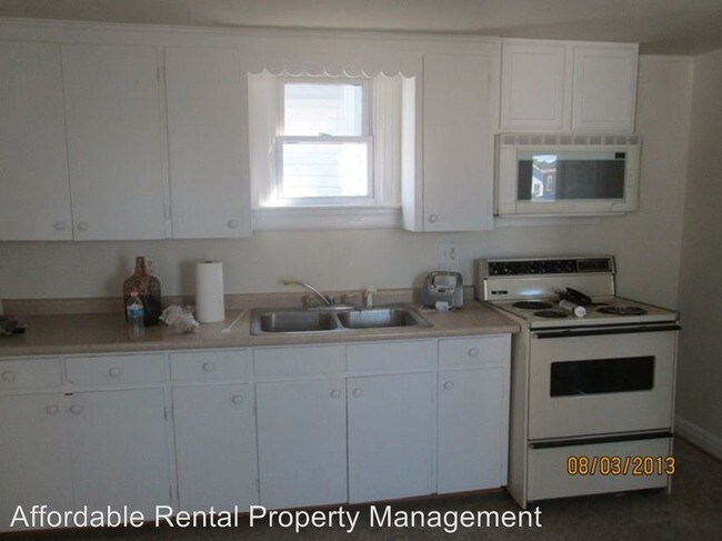 Building Photo - 253 S Mulberry St