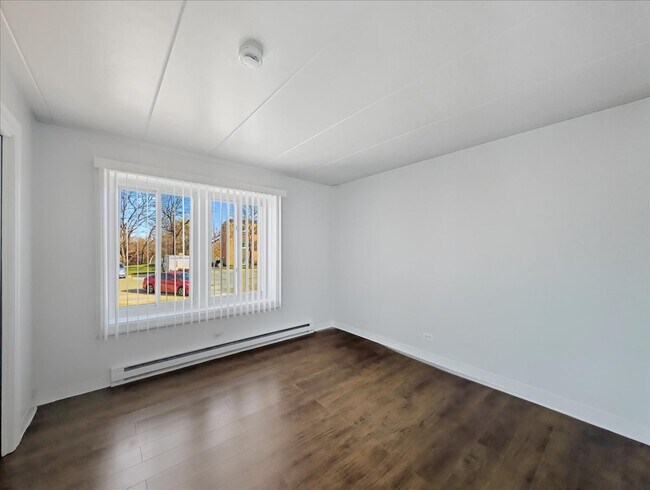 Foto del edificio - 350 S Main St