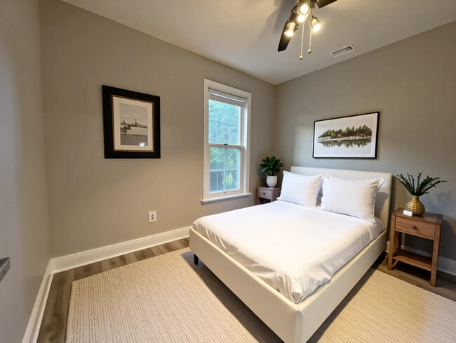 Building Photo - Stunning 2 Bed Suite With Private Deck!