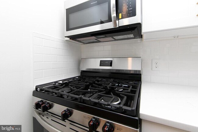 Foto del edificio - 32 Willis Ave