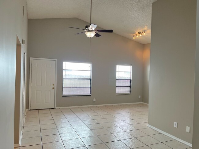 Photo - 2451 E Illiana St Townhome