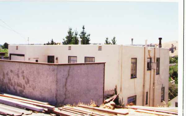 Building Photo - 2220 S Crest Ave