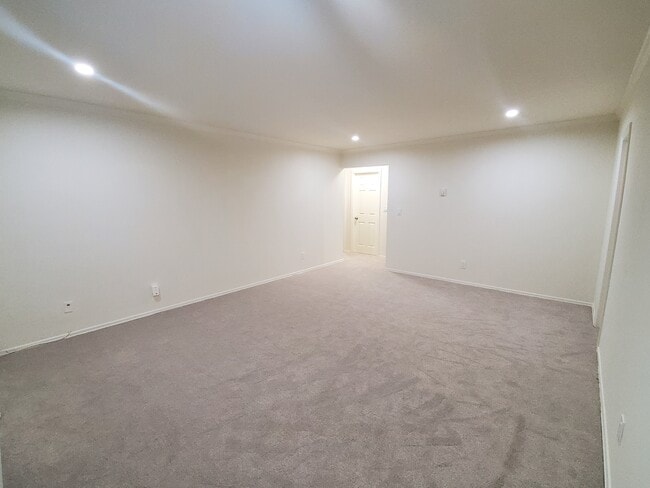 Building Photo - 1309 Hope St