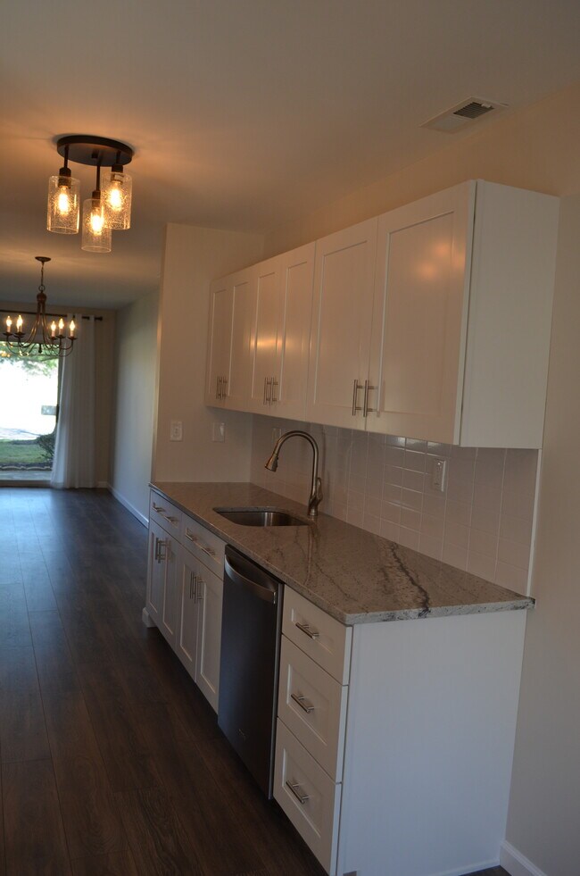Foto del edificio - 234 Chelsea Ct