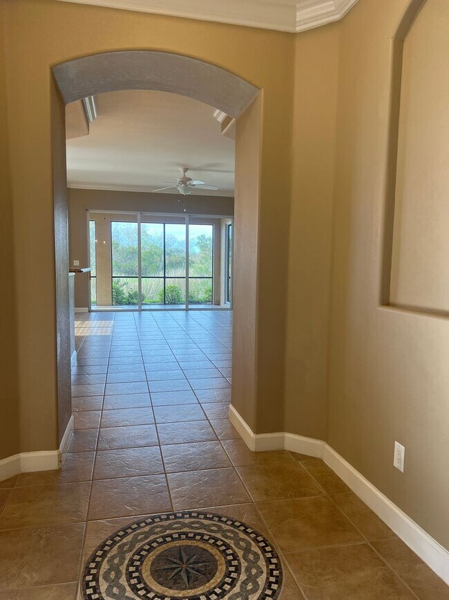 Foto del edificio - Annual Rental - 3BR/2BA Condo in Venetian Golf & River Club