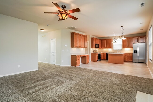 Building Photo - 360 Stobhill Ln