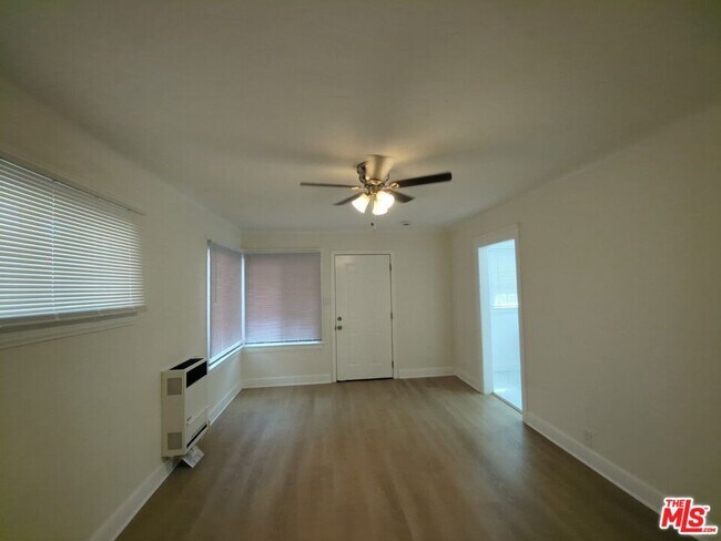 Foto del edificio - 4215 S Budlong Ave