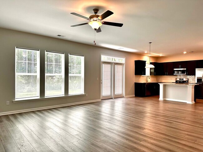Foto del edificio - 542 Sessile Oak Dr
