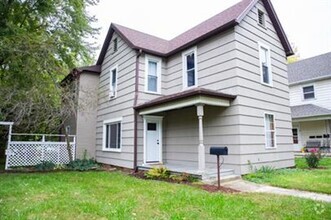 Building Photo - 1009 W North St