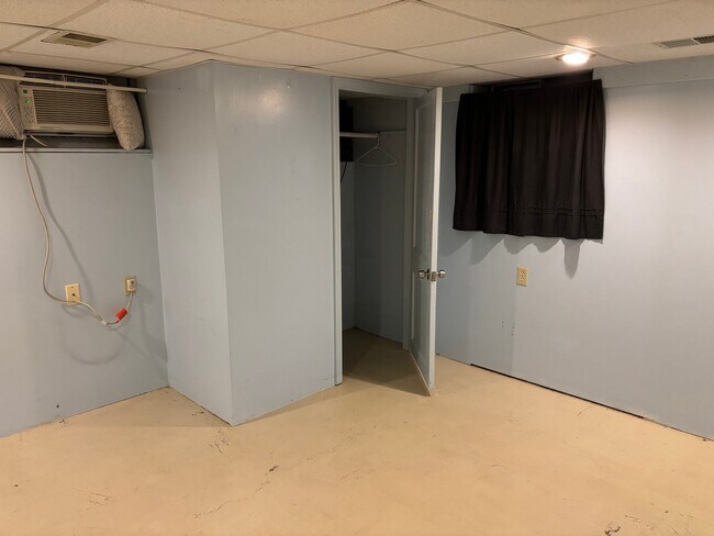 Building Photo - 115 Crain Ave
