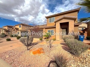 Building Photo - 442 N Creek Ridge Dr
