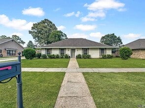 Building Photo - 4941 Pine Hill Dr