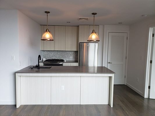 Building Photo - 125 Parkside Ave